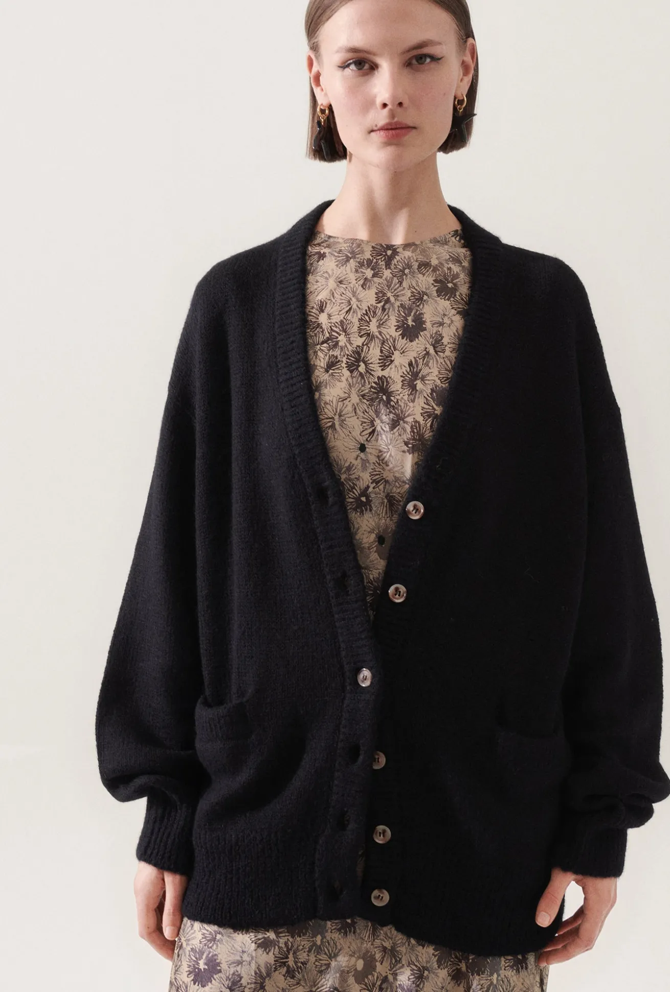 ALPACA SLOUCH CARDIGAN BLACK
