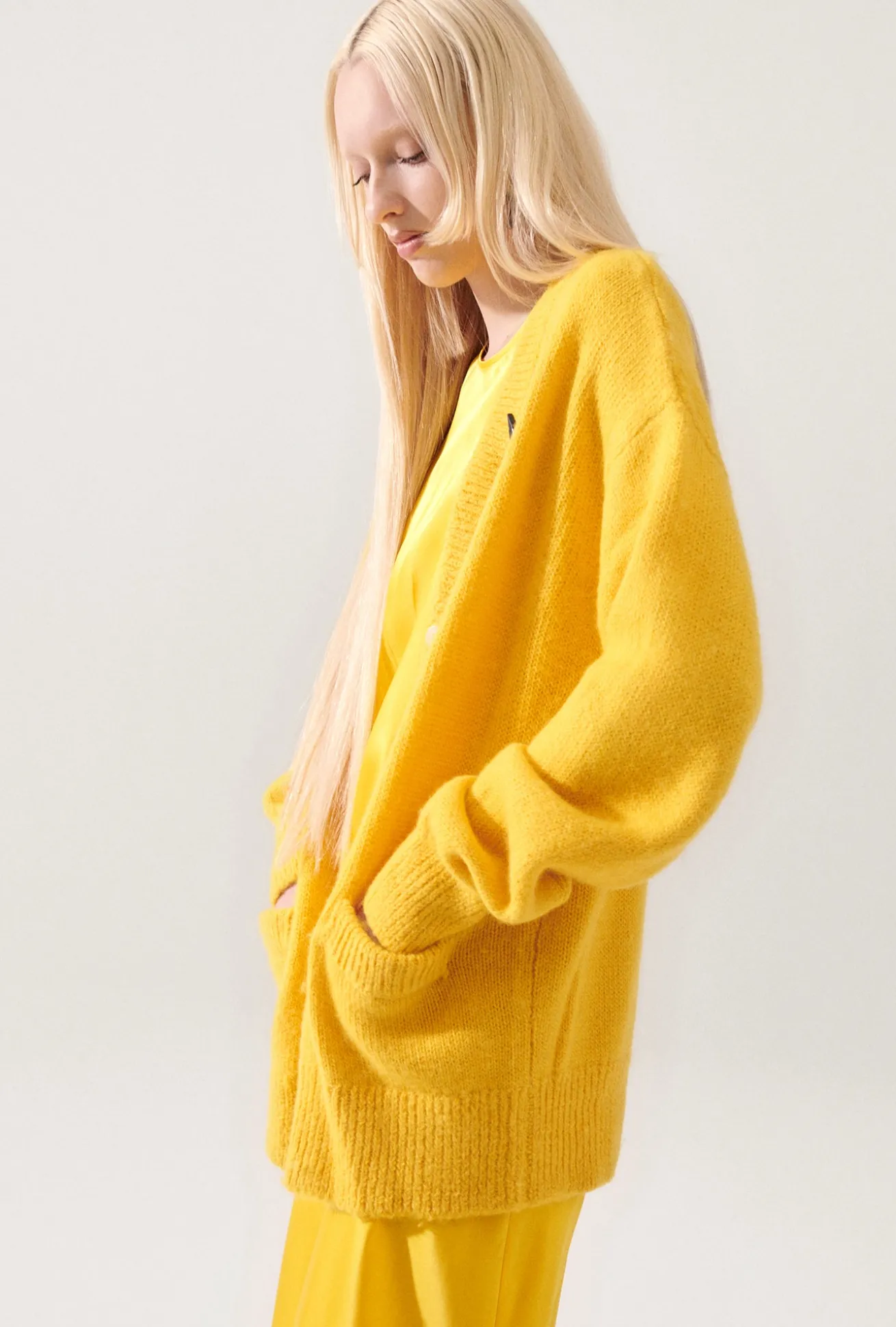 ALPACA SLOUCH CARDIGAN MARIGOLD