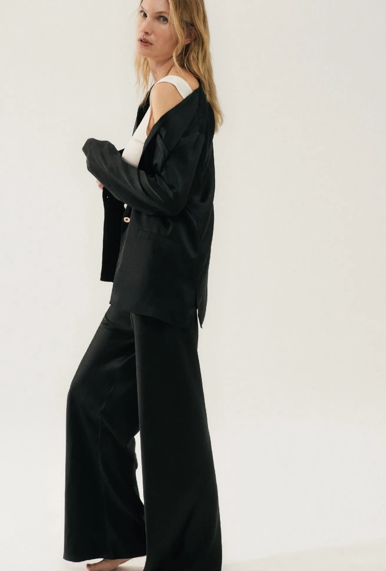 COLLARLESS BLAZER BLACK