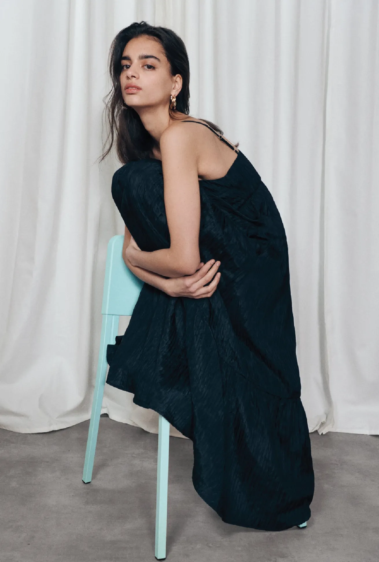 CRINKLE BOUNCE DRESS BLACK