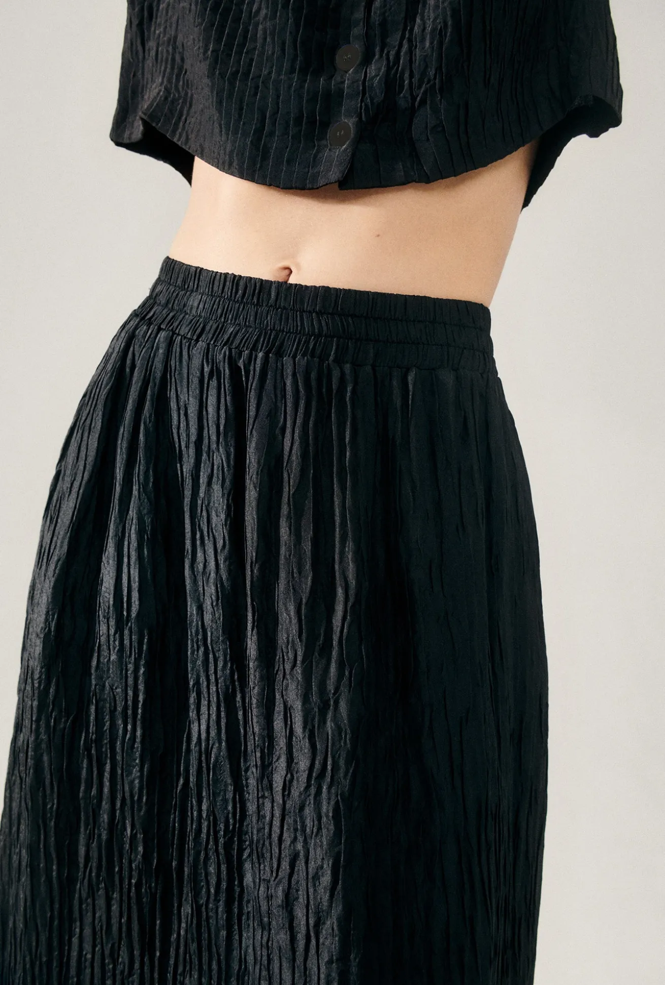CRINKLE SKIRT BLACK