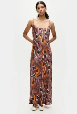 1996 DRESS WINGSPAN