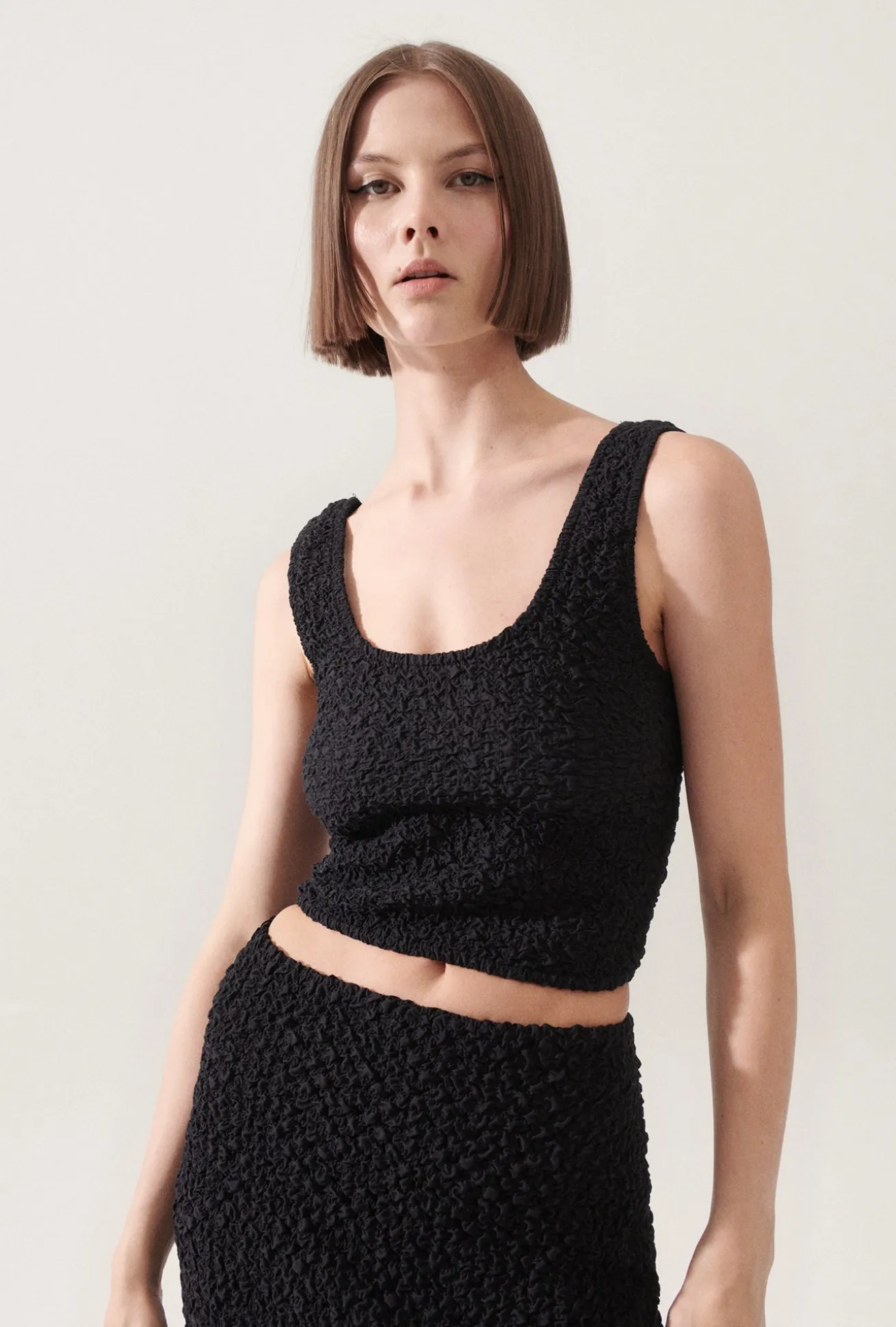 POPCORN CROPPED CAMI BLACK