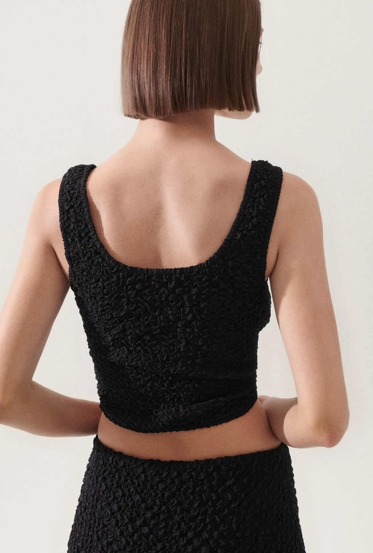 POPCORN CROPPED CAMI BLACK