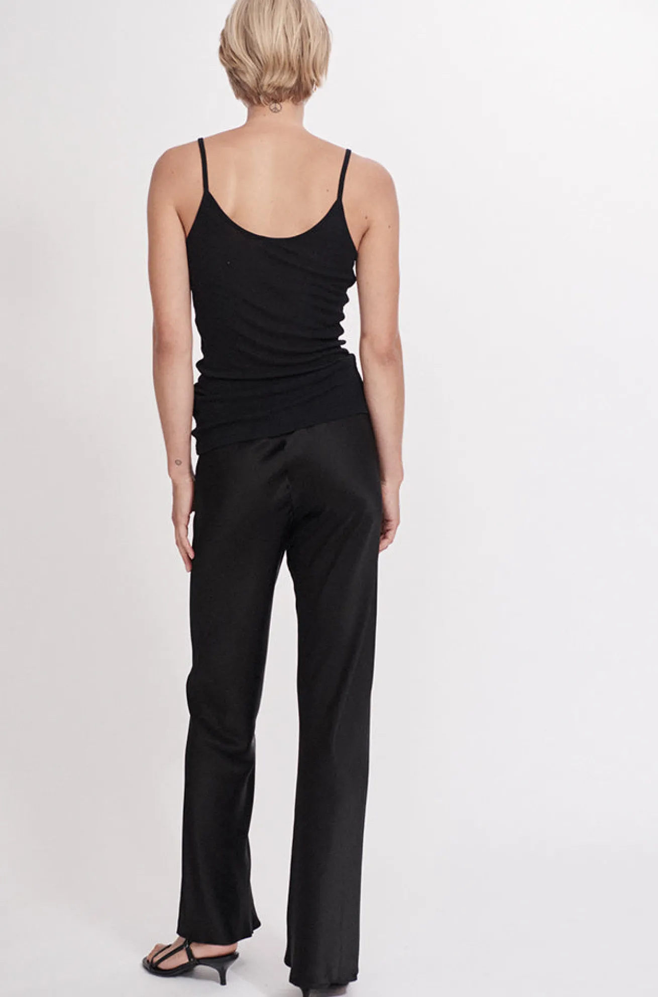 RIBBED CAMI BLACK