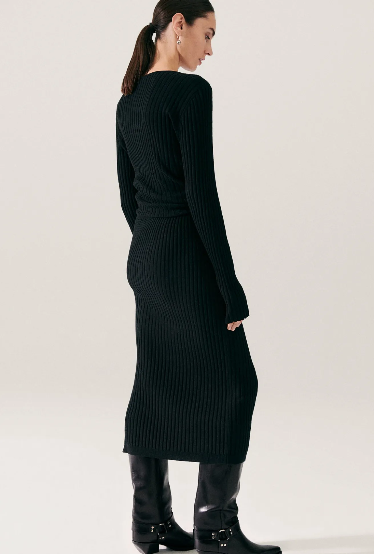 RIBBED STRAIGHT SKIRT BLACK