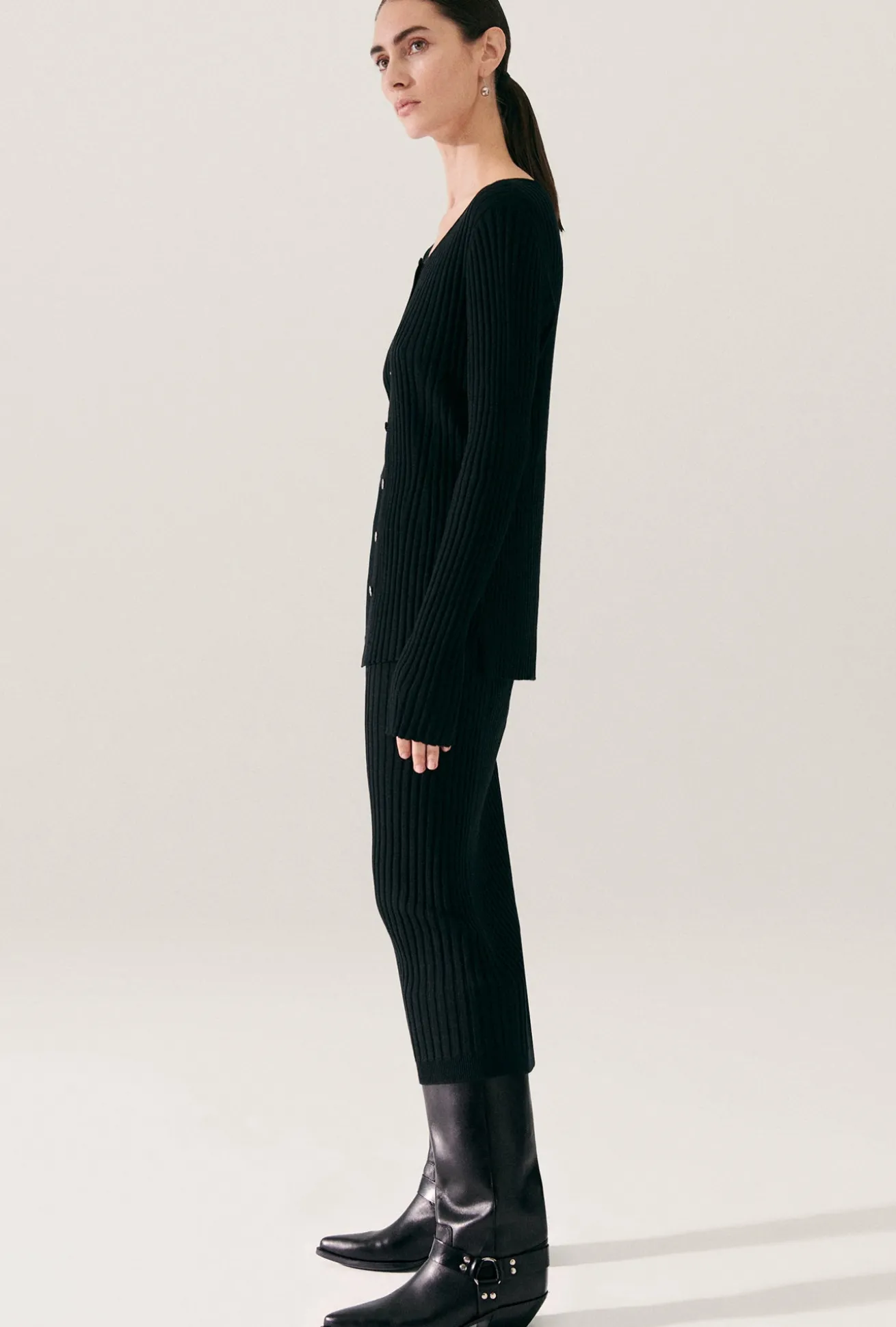 RIBBED STRAIGHT SKIRT BLACK