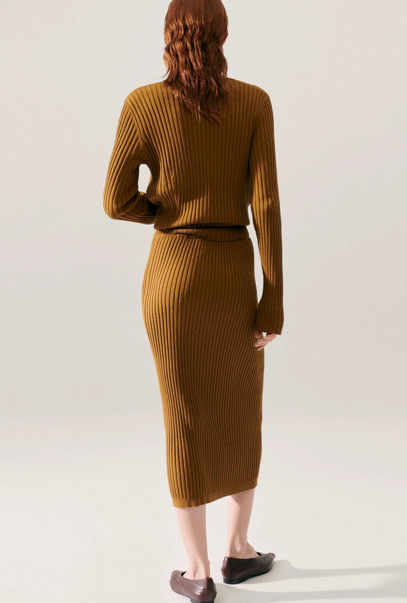 RIBBED STRAIGHT SKIRT DROUGHT