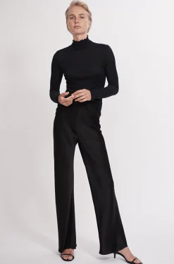 RIBBED TURTLENECK BLACK