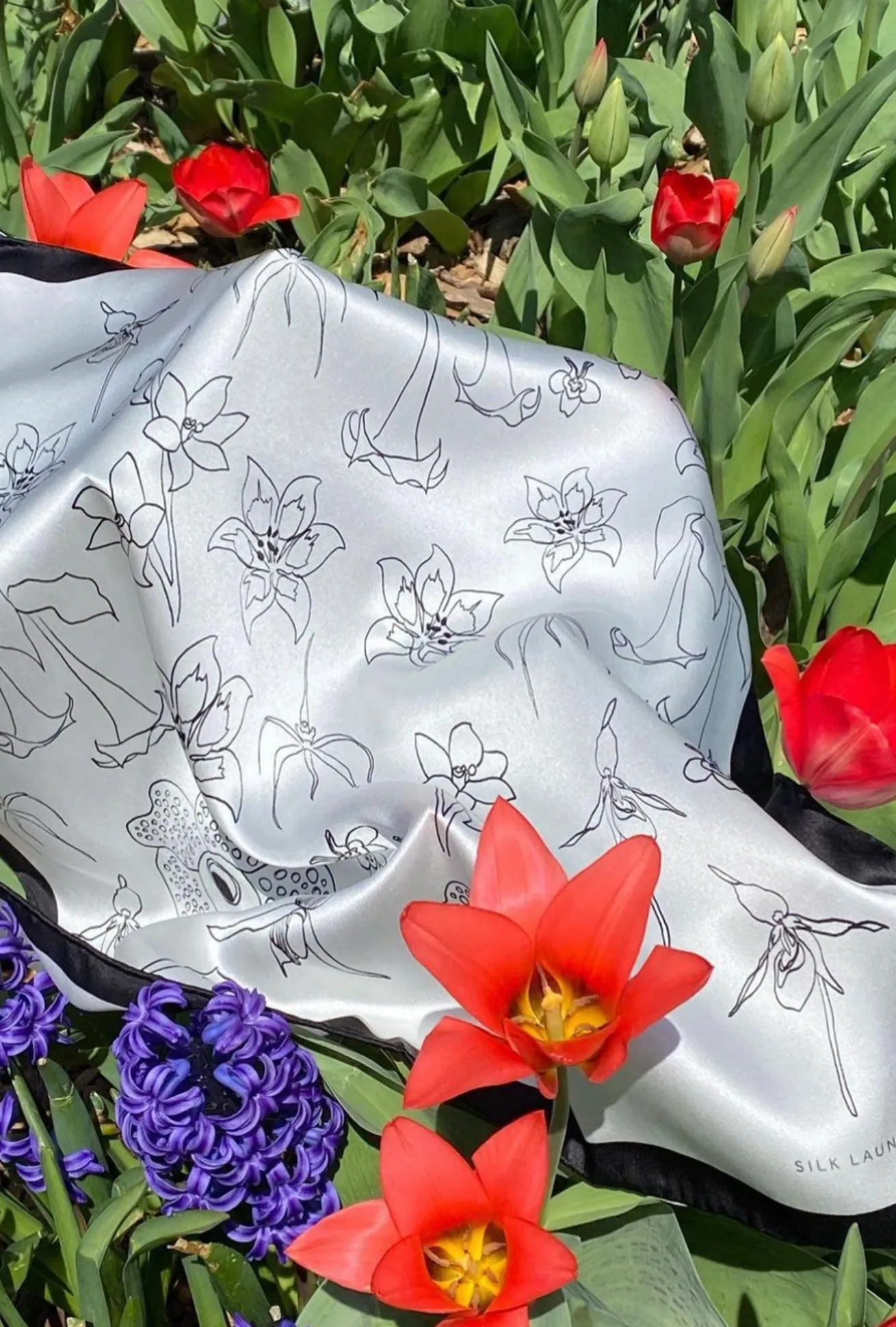 Scarf Lost Flowers Black & White