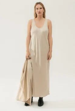 SCOOP NECK DRESS HAZELNUT