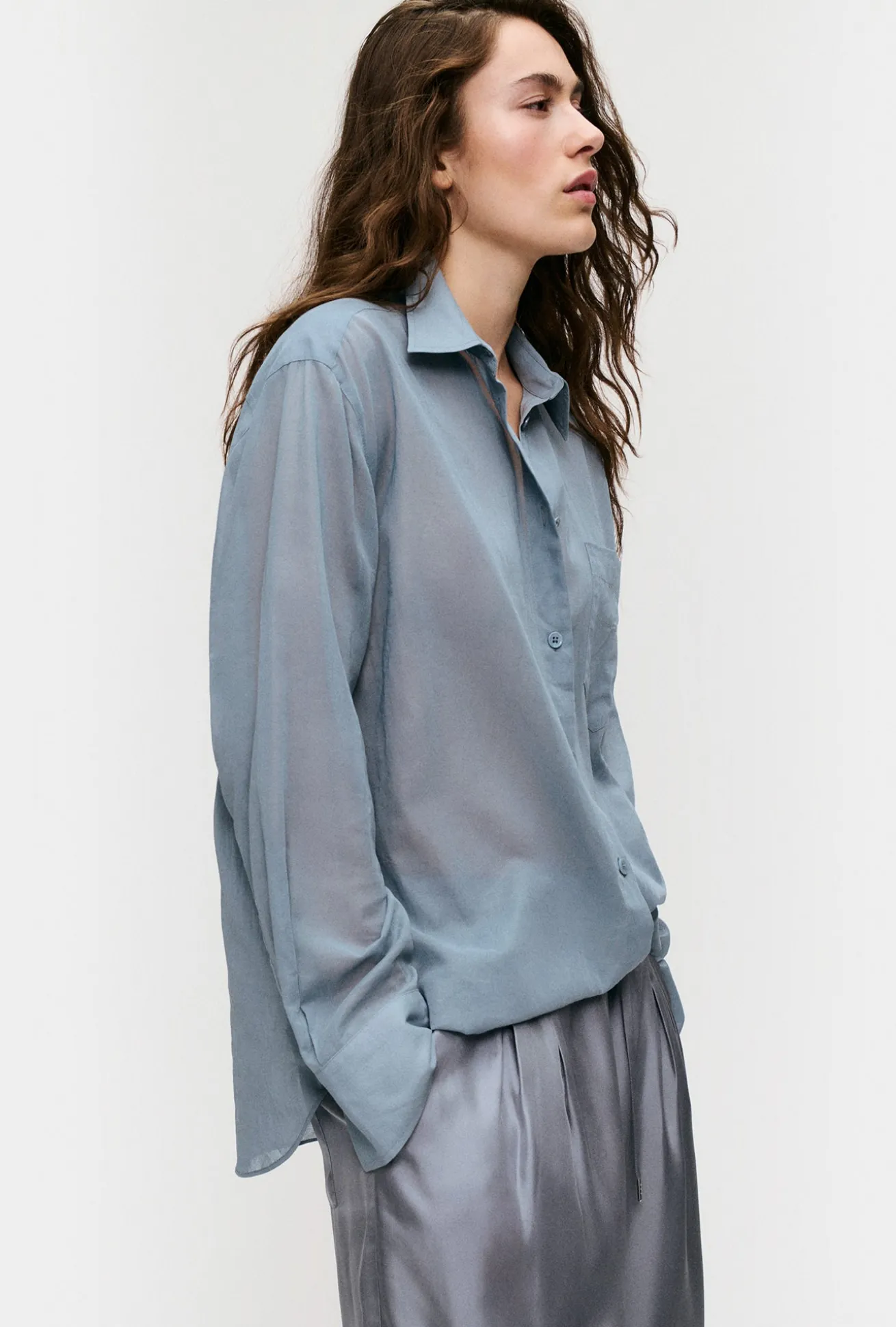 SHEER COTTON PLEATED YOKE SHIRT STORM