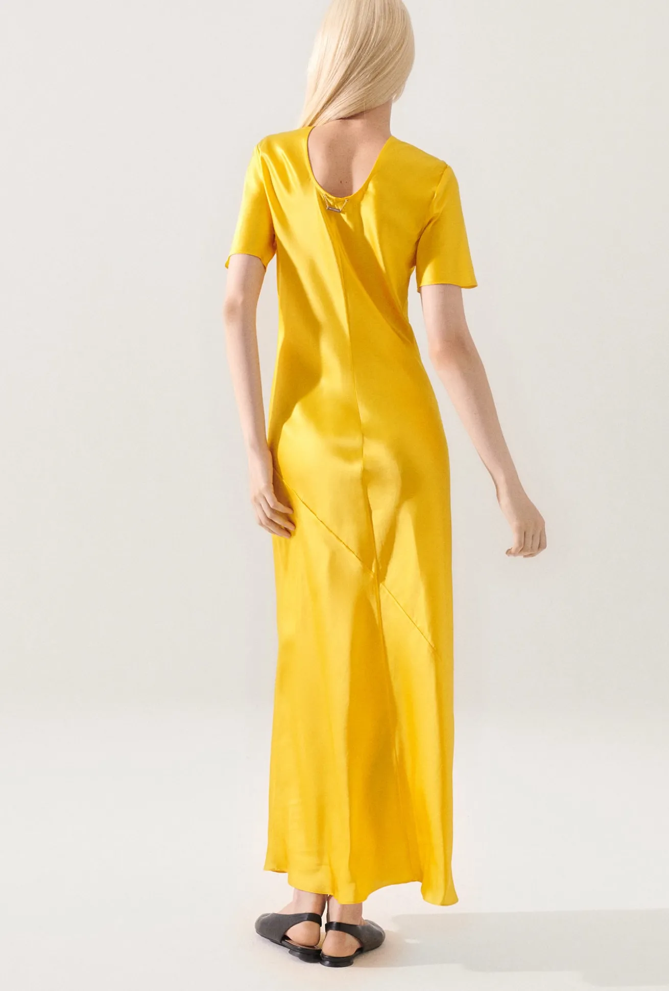 SHORT SLEEVE BIAS DRESS MARIGOLD