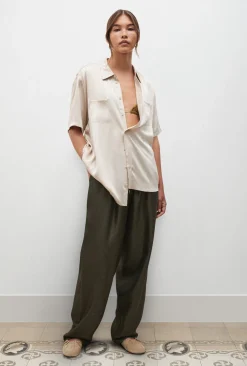 SHORT SLEEVE BOYFRIEND SHIRT HAZELNUT