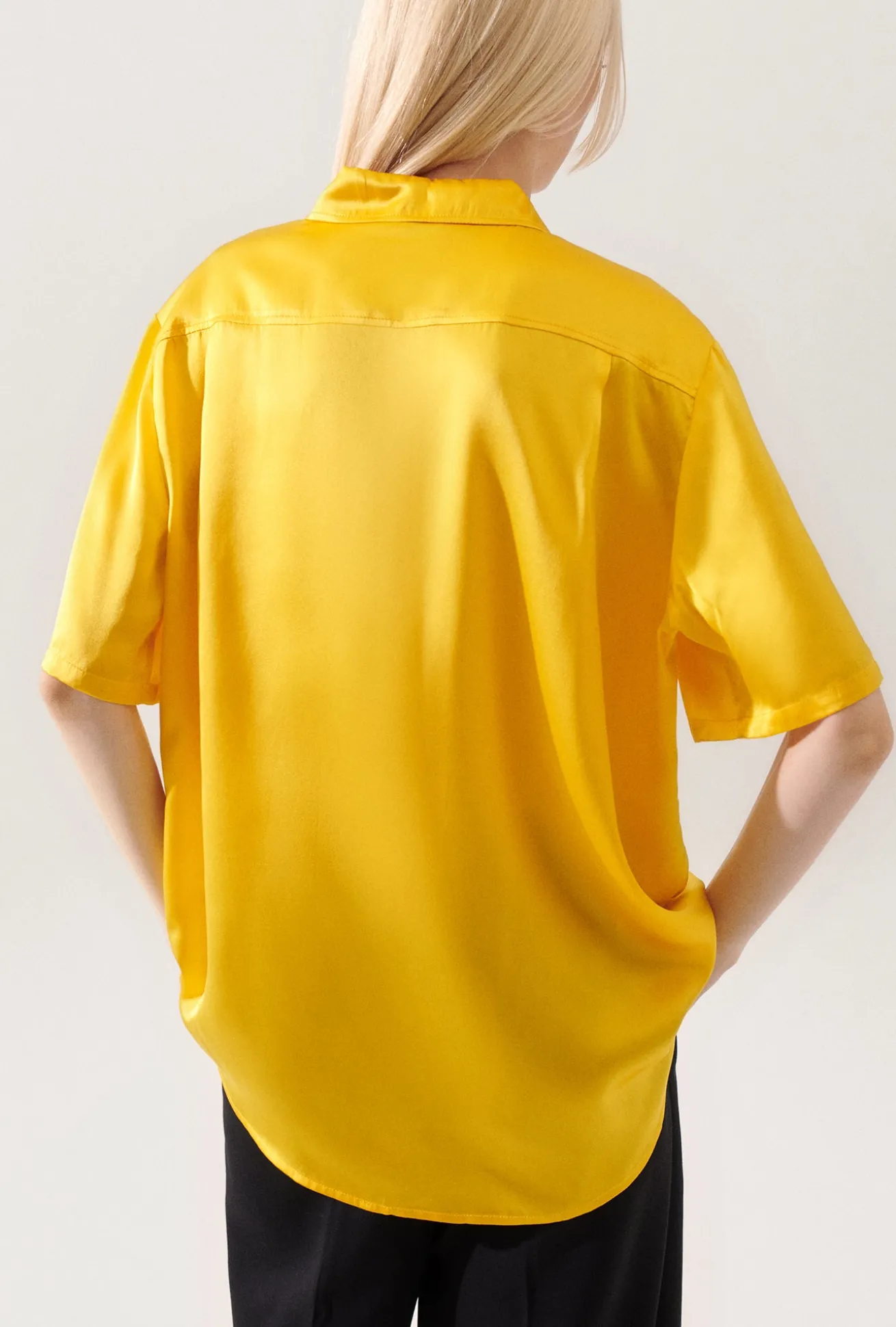 SHORT SLEEVE BOYFRIEND SHIRT MARIGOLD