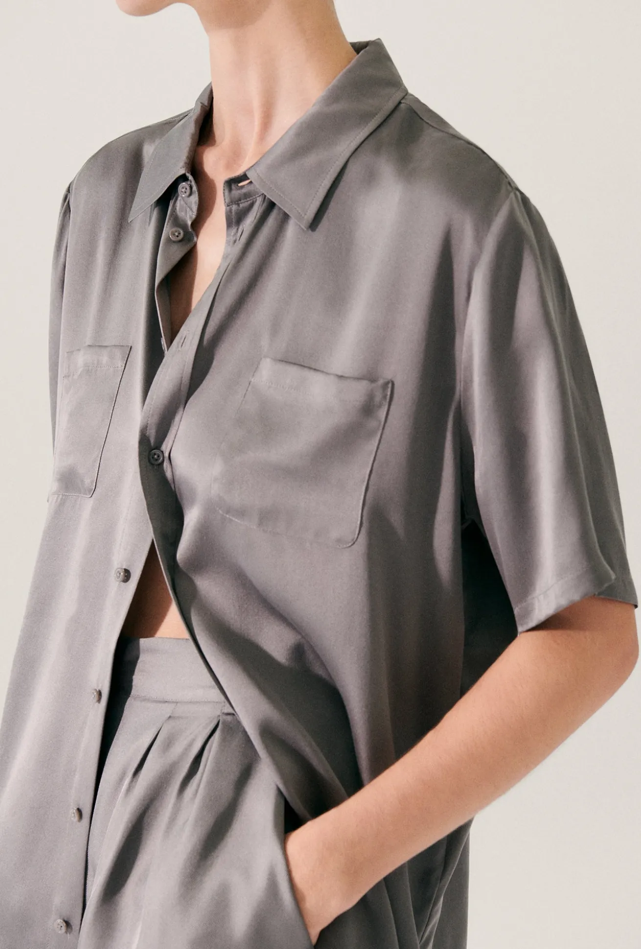 SHORT SLEEVE BOYFRIEND SHIRT GREY PEARL