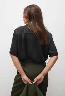 SHORT SLEEVE BOYFRIEND SHIRT BLACK
