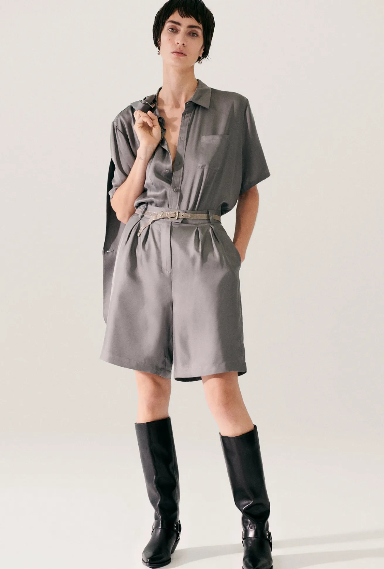 SHORT SLEEVE BOYFRIEND SHIRT GREY PEARL
