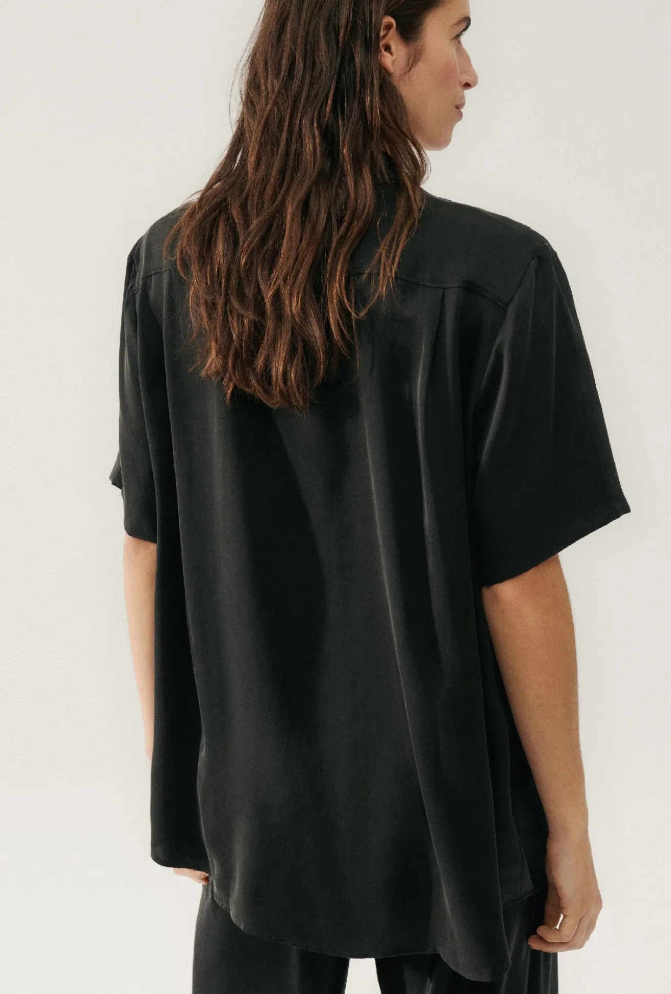 SHORT SLEEVE BOYFRIEND SHIRT BLACK