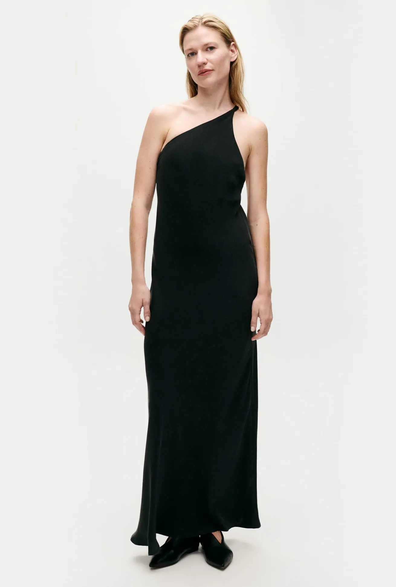 SLOPE DRESS BLACK