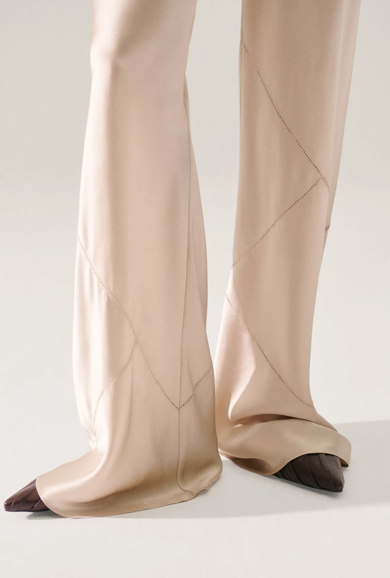 SPLICE BIAS CUT PANTS HAZELNUT