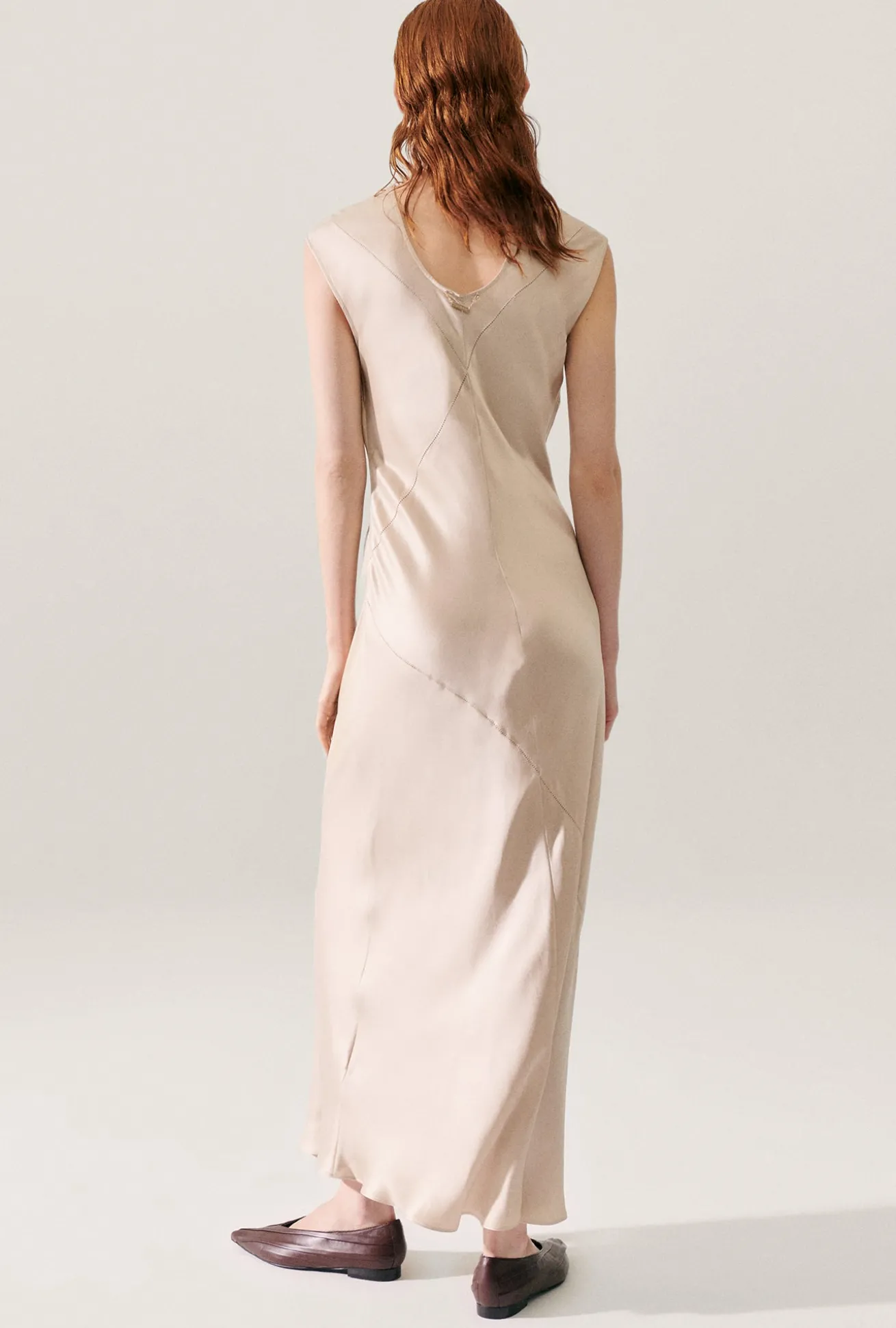 SPLICE SLEEVELESS DRESS HAZELNUT