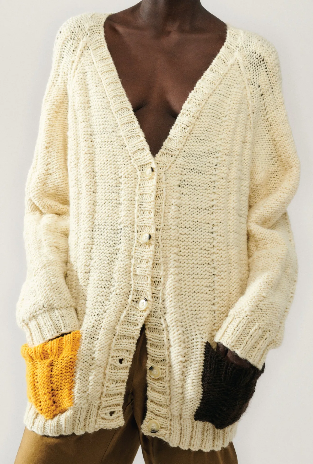 THE BIG G CARDIGAN CREAM