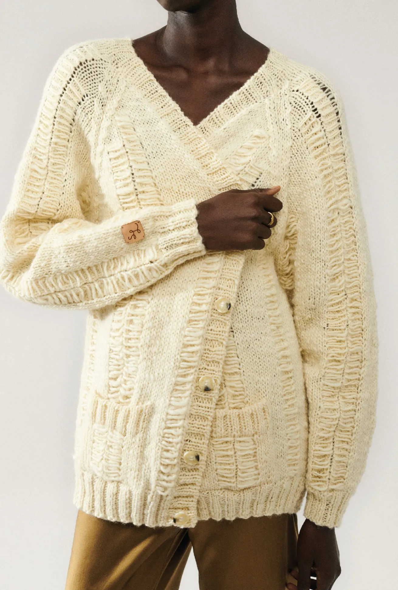 THE BIG G CARDIGAN CREAM