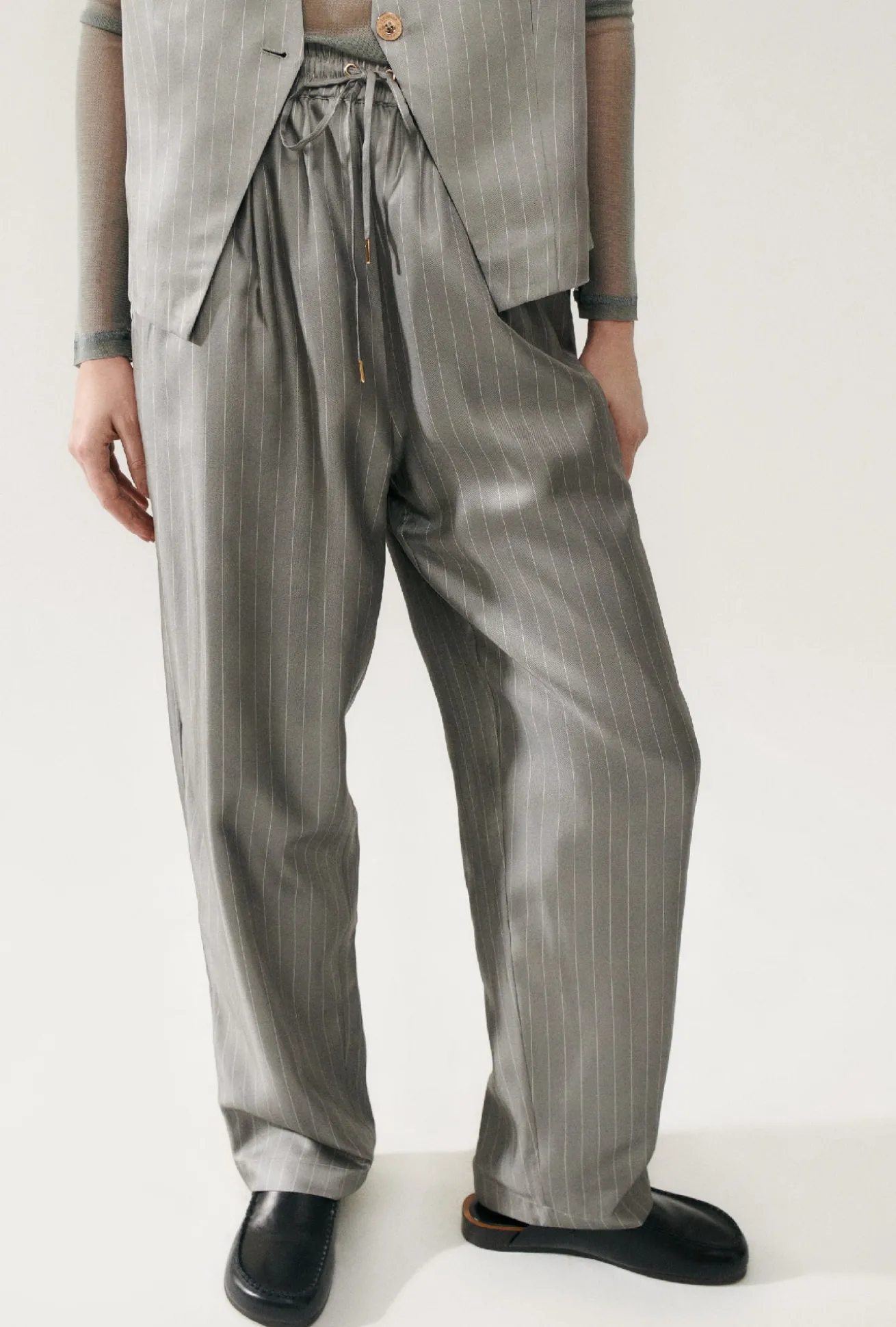 TWILL SLOUCH PANTS MOON PINSTRIPE