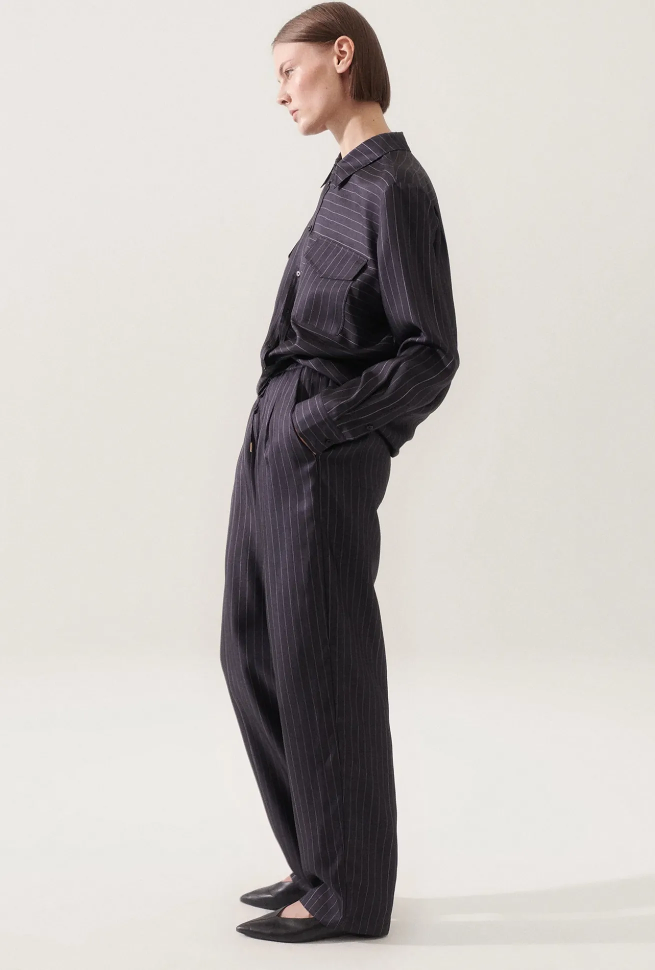 TWILL SLOUCH PANTS PINSTRIPE BLACK / WHITE