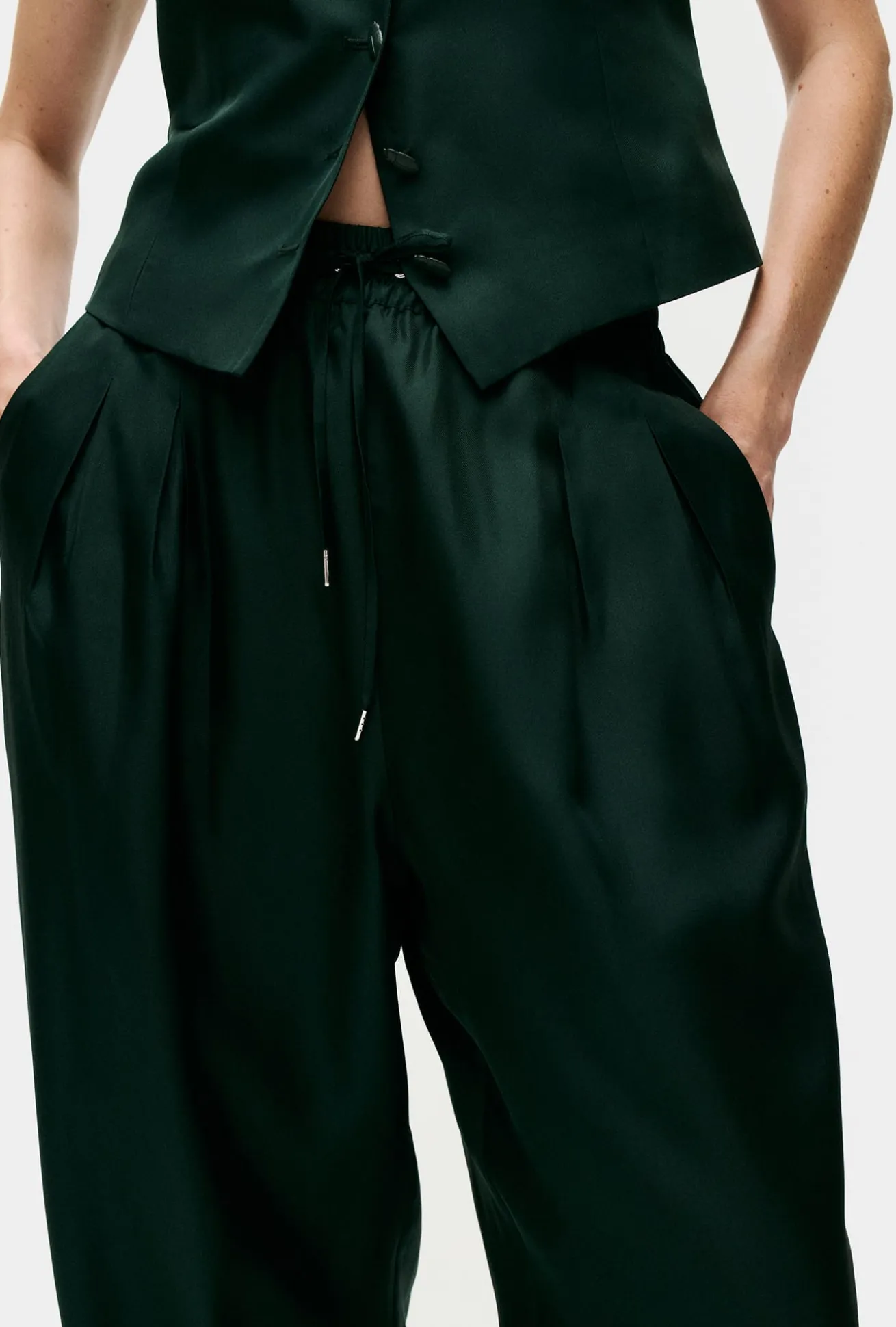TWILL SLOUCH PANTS SCARAB