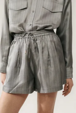 TWILL SLOUCH SHORTS MOON PINSTRIPE