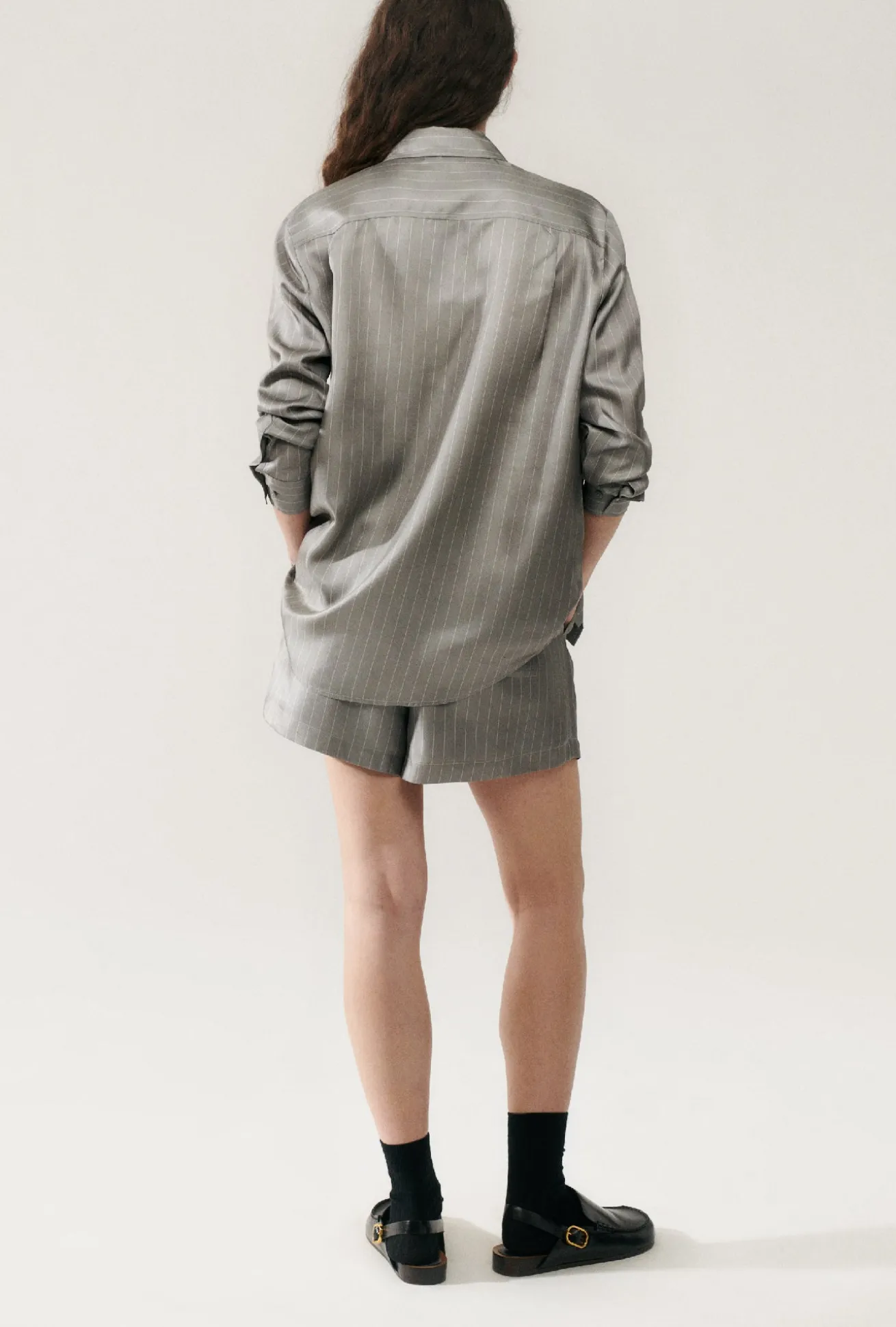 TWILL SLOUCH SHORTS MOON PINSTRIPE