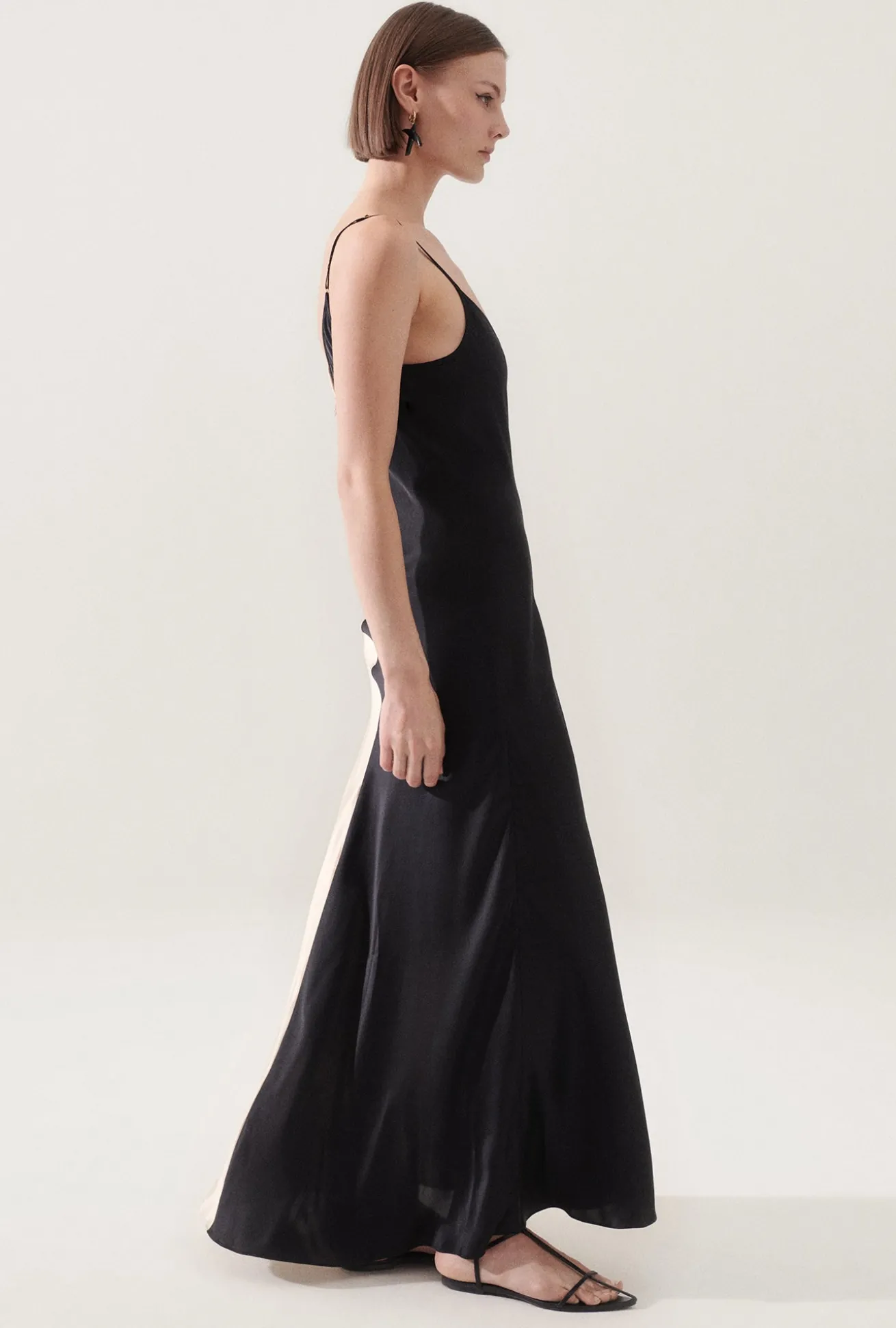 TWO-TONE DRESS HAZELNUT/BLACK